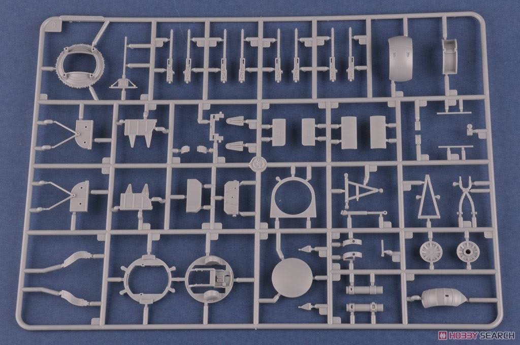 1/32 Consolidated B-24J Liberator Plastic Model Kit X3235