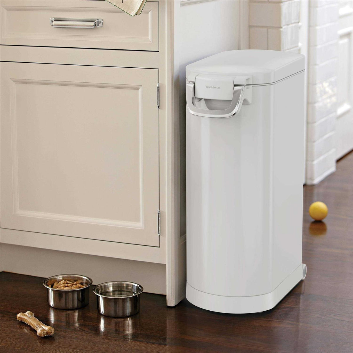 White Steel Pet Food Can A607
