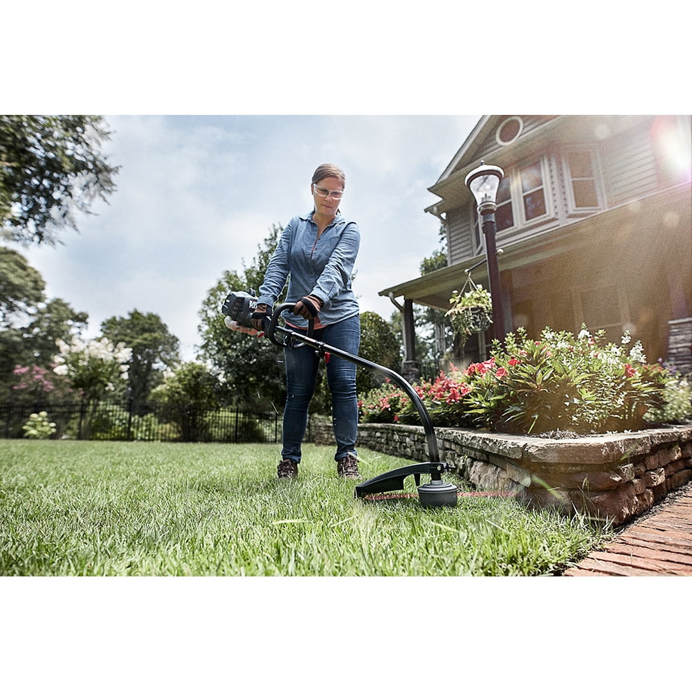Black 2-Cycle Gas 25cc Curved Shaft String Trimmer T24768