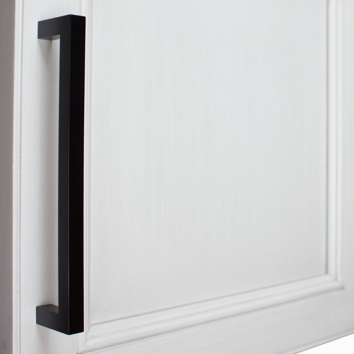 25-Pack 6-1/4-Inch Center Solid Square Bar Pull Black G7440