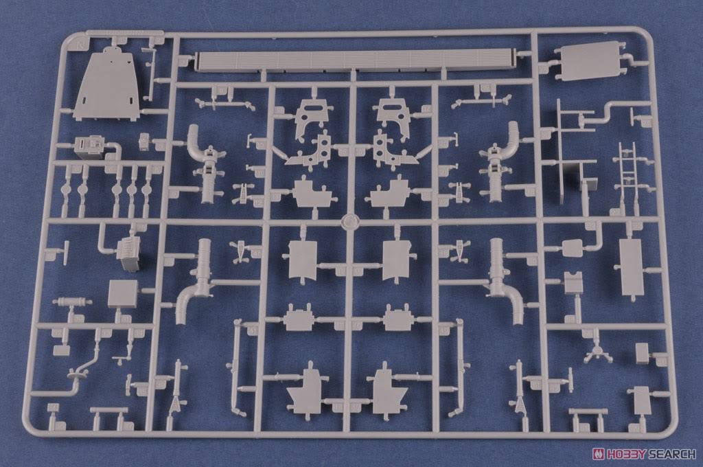 1/32 Consolidated B-24J Liberator Plastic Model Kit X3235