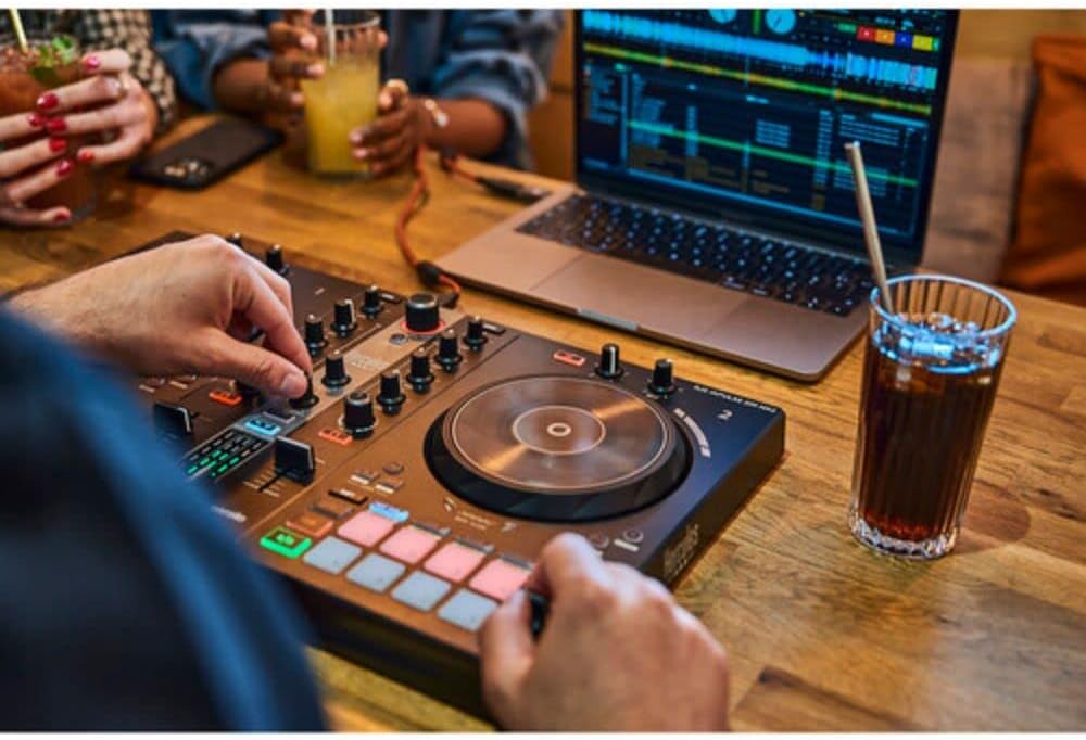 2-Deck USB DJ Controller with Audio Cable O59740